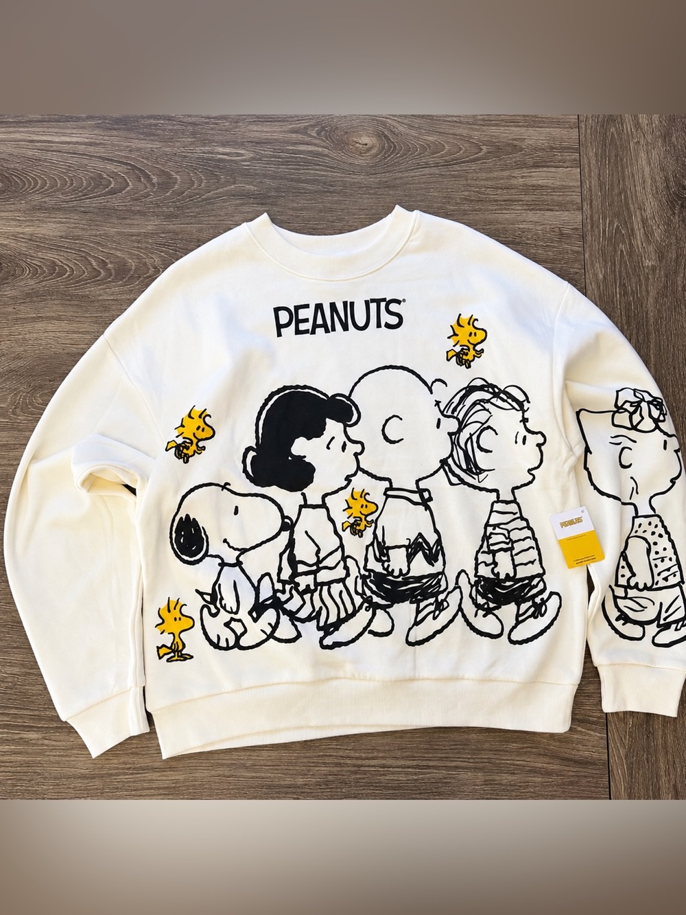 Peanuts Snoopy Charlie Brown Woodstock Women’s Sweatshirt Size M NWT Cream - Picture 2 of 7